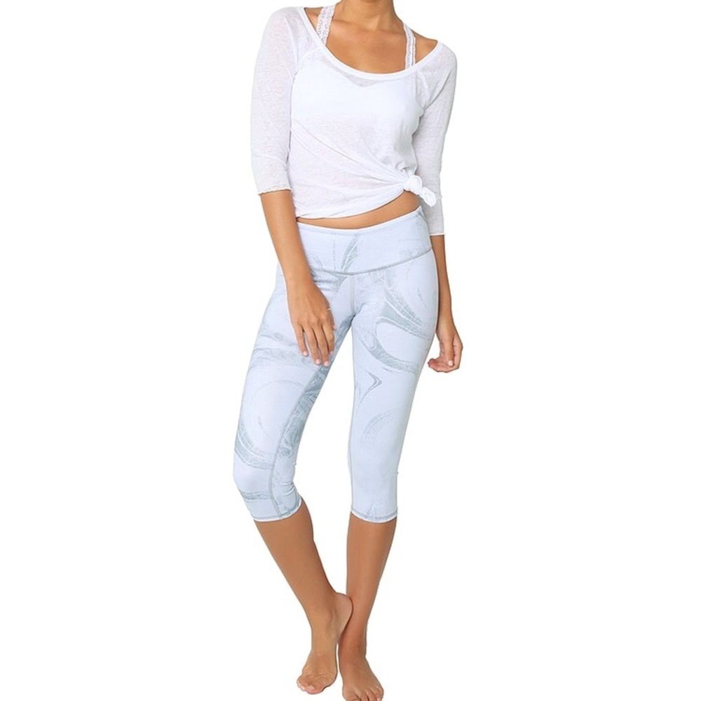 Alo yoga airbrush legging capri white marble gloss